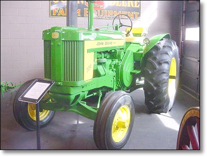 The John Deere 720 Standard tread tractor