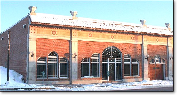Davenport Tractor Retail Store - 318 Easy 2nd Street, Davenport, Iowa