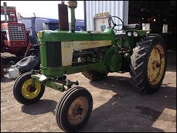 John Deere 530