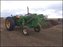 John Deere 3140