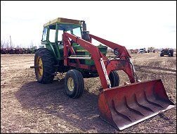 John Deere 4320