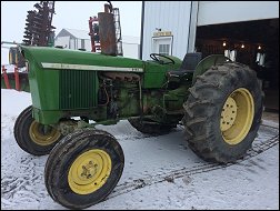 John Deere 2120