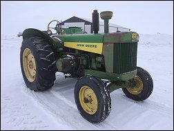 John Deere 830 Pup