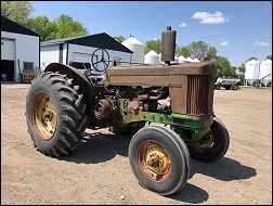 John Deere 620 Standard