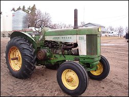 John Deere 630 Standard