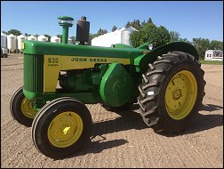 John Deere 830