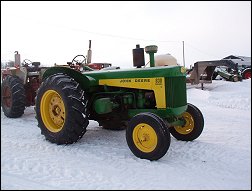 John Deere Model 830