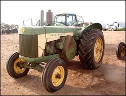 John Deere Model 830