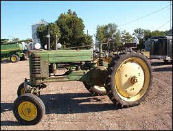 John Deere Model BW