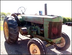 John Deere Model R